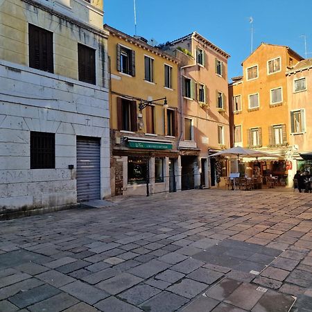 Veneziacentopercento La Forcola Apartment, Next To Rialto Bridge Bagian luar foto