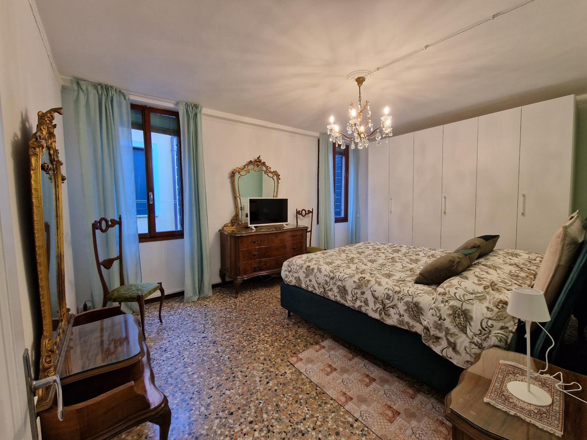 Veneziacentopercento La Forcola Apartment, Next To Rialto Bridge Bagian luar foto
