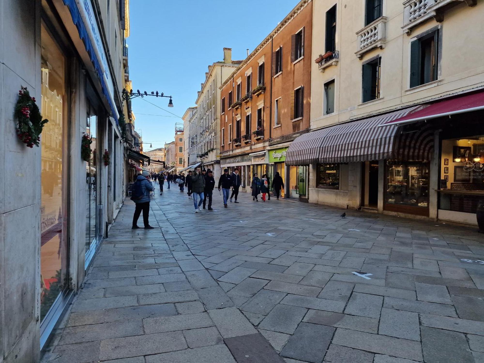 Veneziacentopercento La Forcola Apartment, Next To Rialto Bridge Bagian luar foto