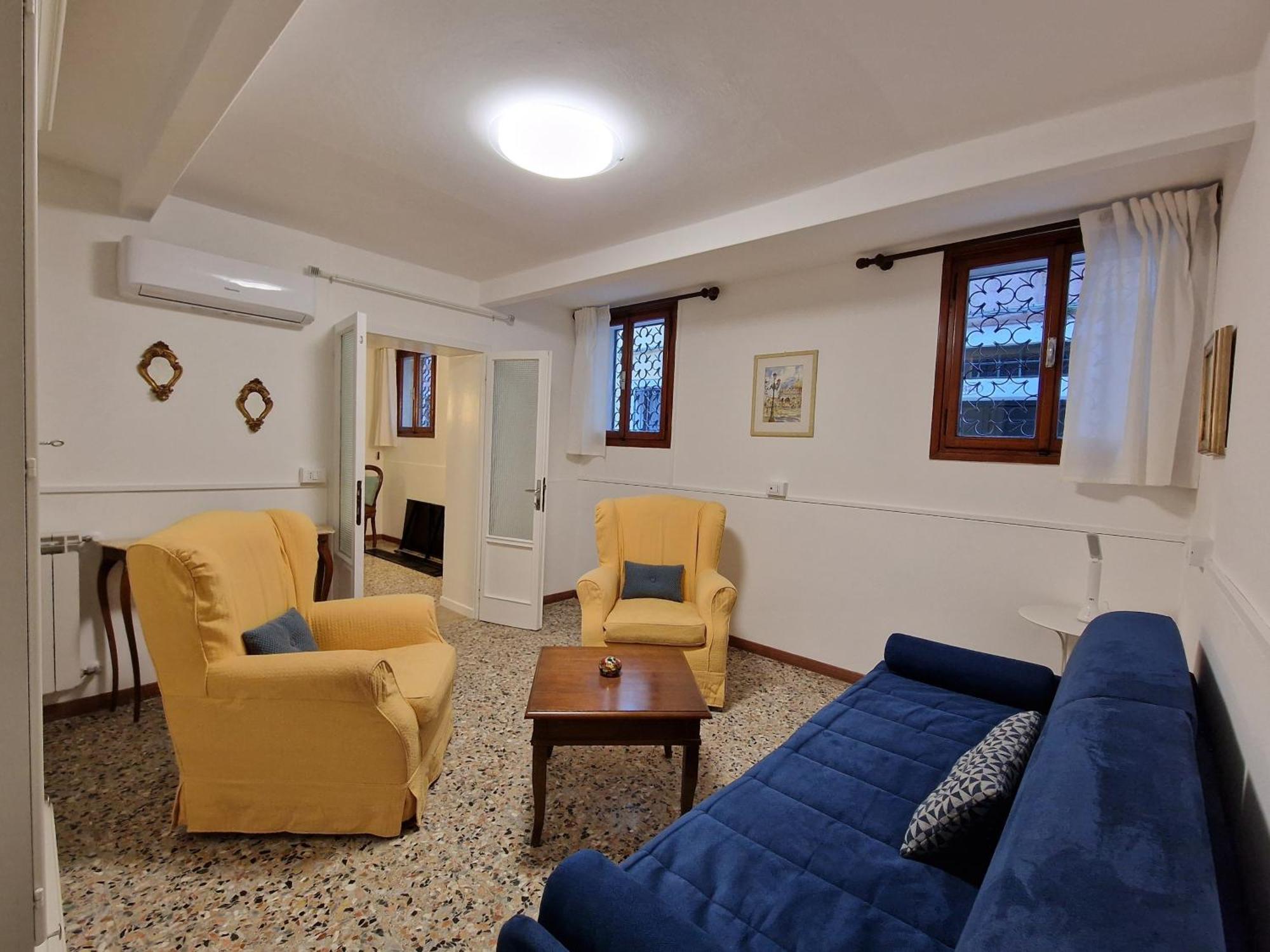 Veneziacentopercento La Forcola Apartment, Next To Rialto Bridge Bagian luar foto