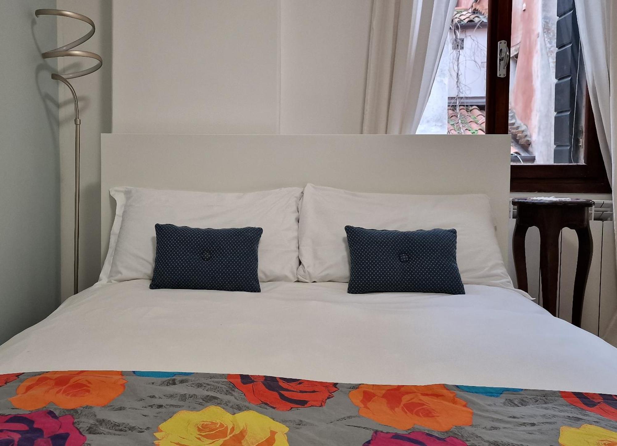 Veneziacentopercento La Forcola Apartment, Next To Rialto Bridge Bagian luar foto