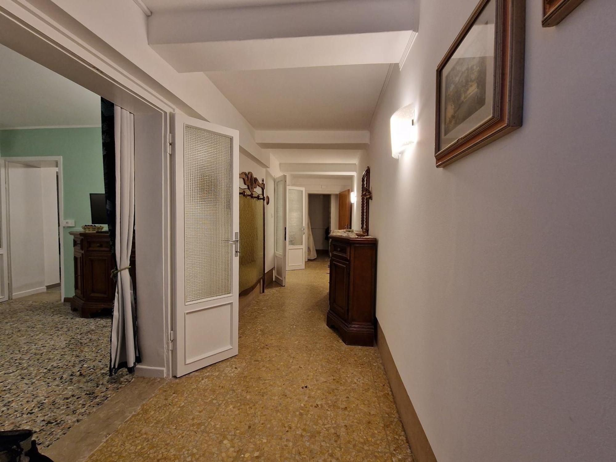 Veneziacentopercento La Forcola Apartment, Next To Rialto Bridge Bagian luar foto